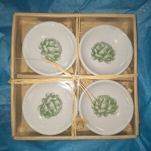 Set Of 4 New old stock Artichoke Plates